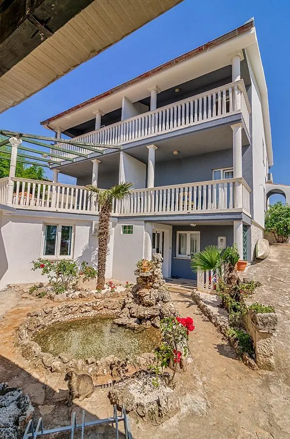 Apartments Marin Medulin