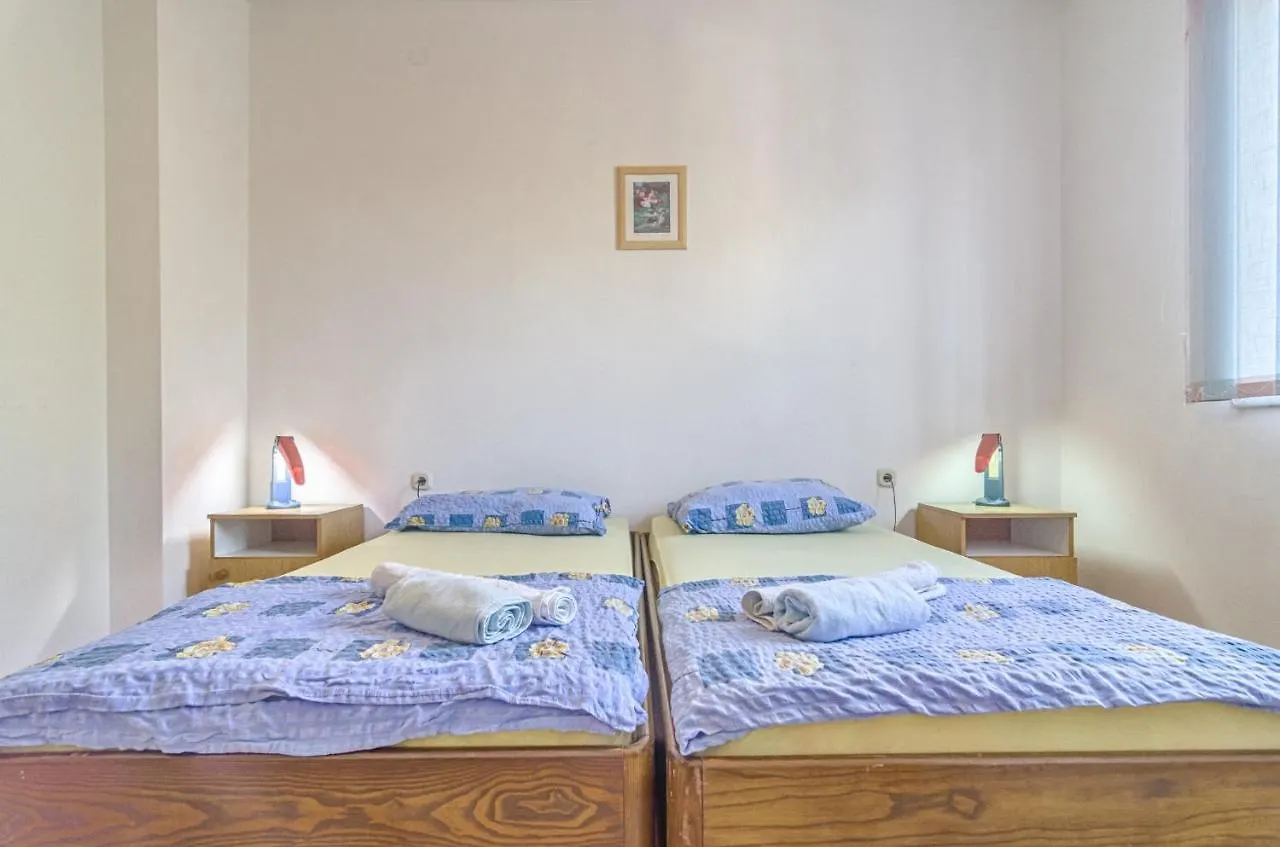 Apartments Marin Medulin 0*,  Croatia