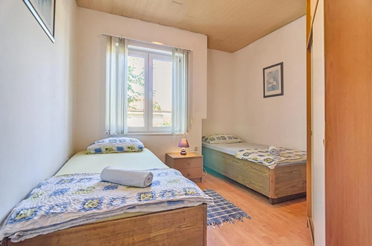 Apartments Marin Medulin