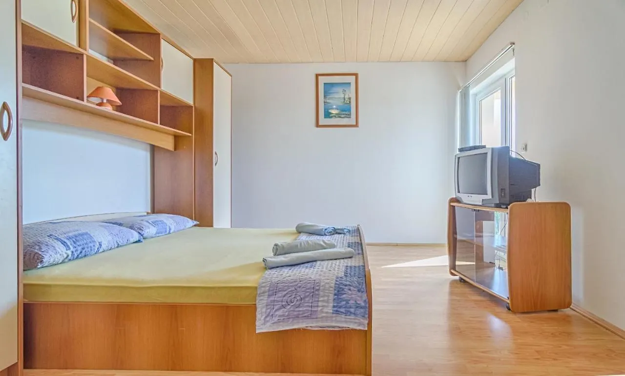 Apartments Marin Medulin 0*,  Croatia